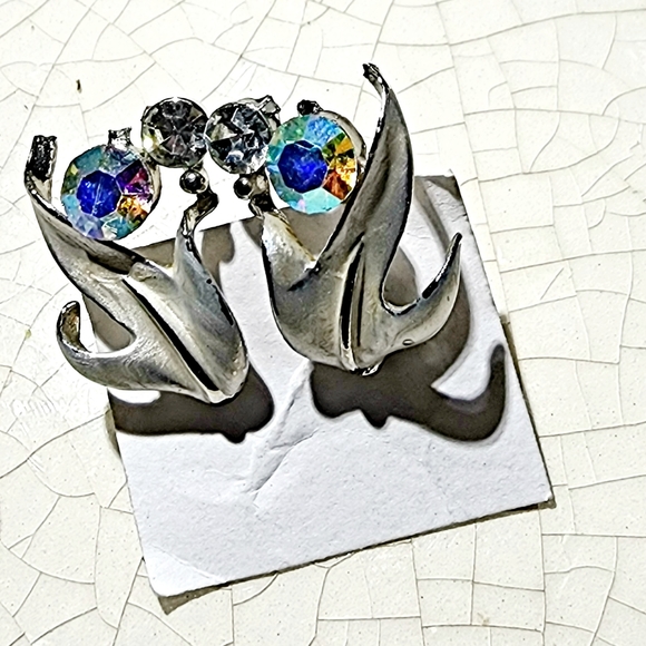 Unicef signed abstract geometric triangle swirl Egyptian revival dangle earrings - Picture 3 of 12